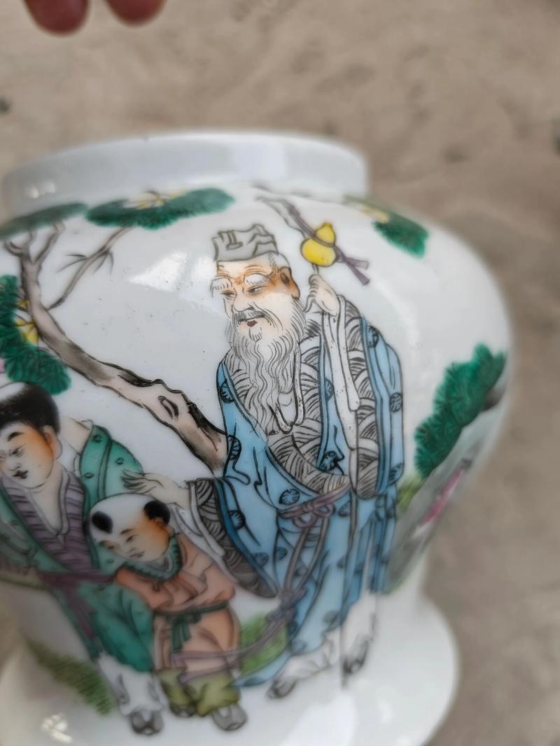 晚清瓷器民国瓷器的区别