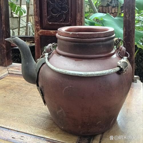 清代官帽紫砂提梁紫砂壶