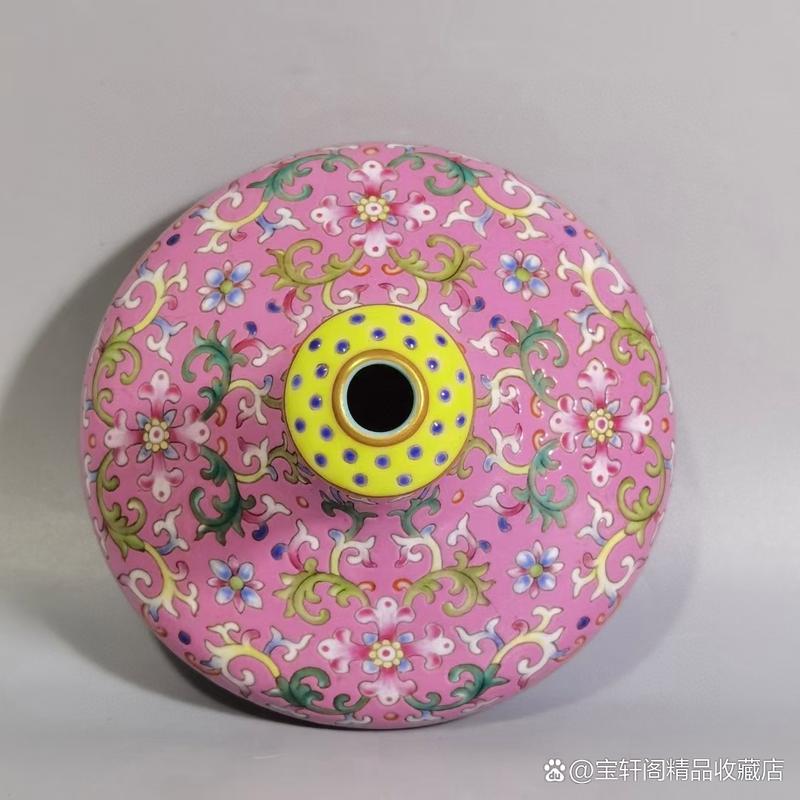 乾隆收藏瓷器粉色的瓷器