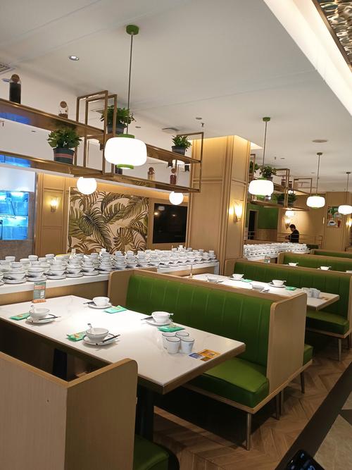 成都大吃八方餐饮管理有限公司