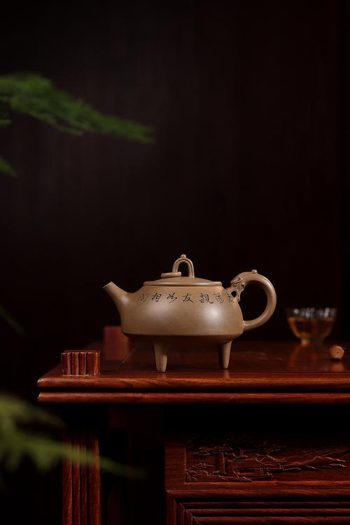 周桂珍紫砂壶68年作品