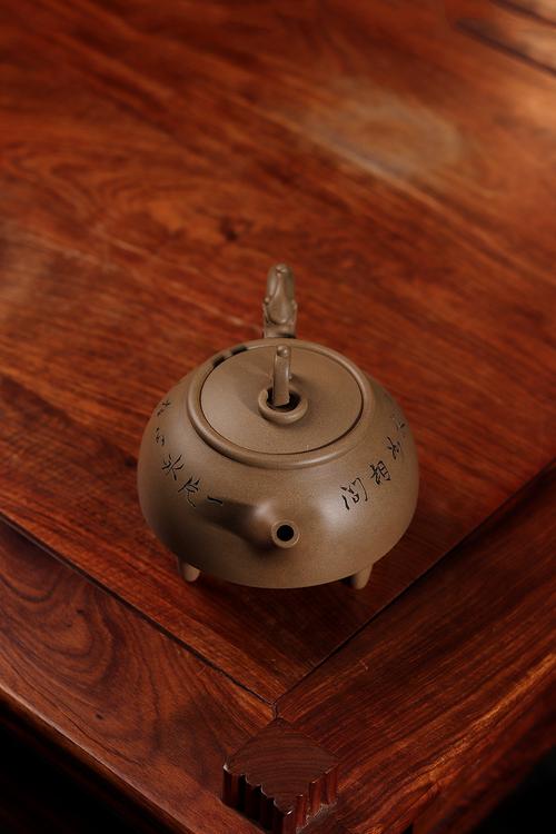 周桂珍紫砂壶68年作品