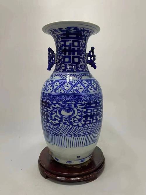 清末青花双喜瓷器图片