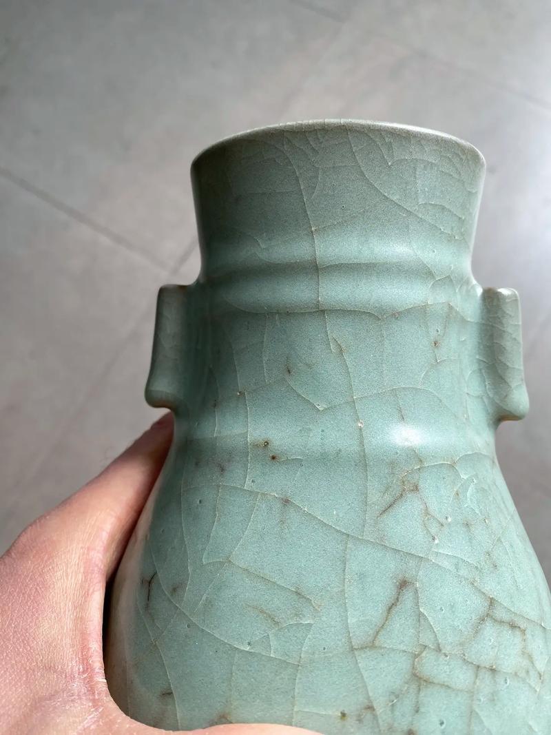 南宋龙泉官窑瓷器拍卖