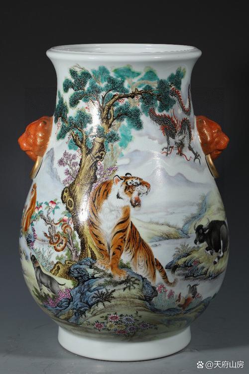 清代粉彩动物瓷器图片
