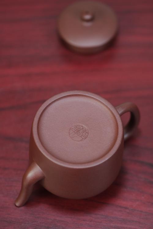 宜兴周志华紫砂壶价格