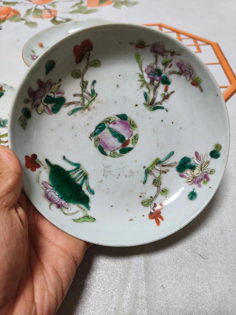 古玩瓷器盘子收藏价格