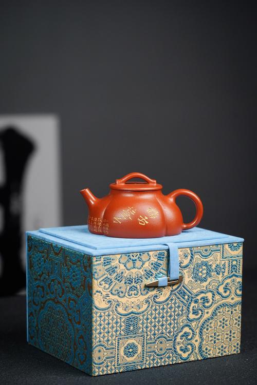 紫砂大师希君宝紫砂壶