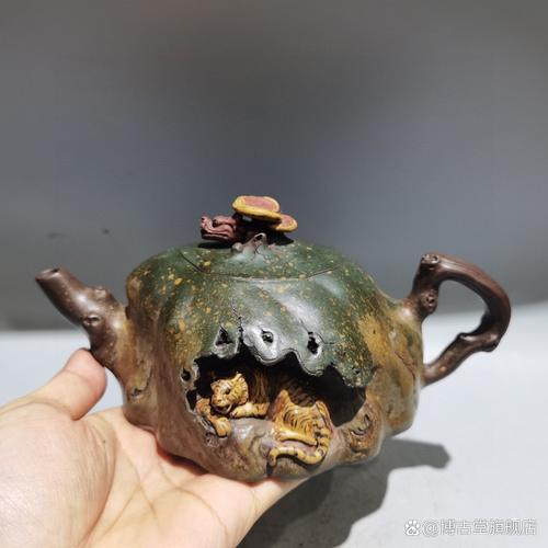 藏龙卧虎紫砂壶8几年