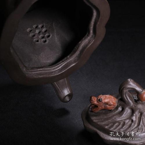 藏龙卧虎紫砂壶8几年
