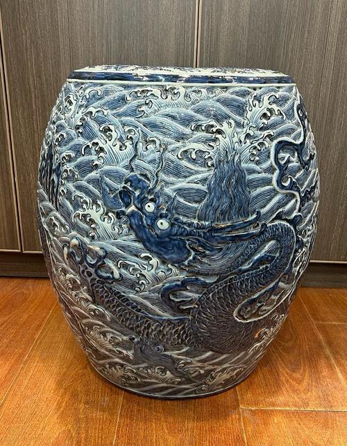 七十年代青花瓷器凳子