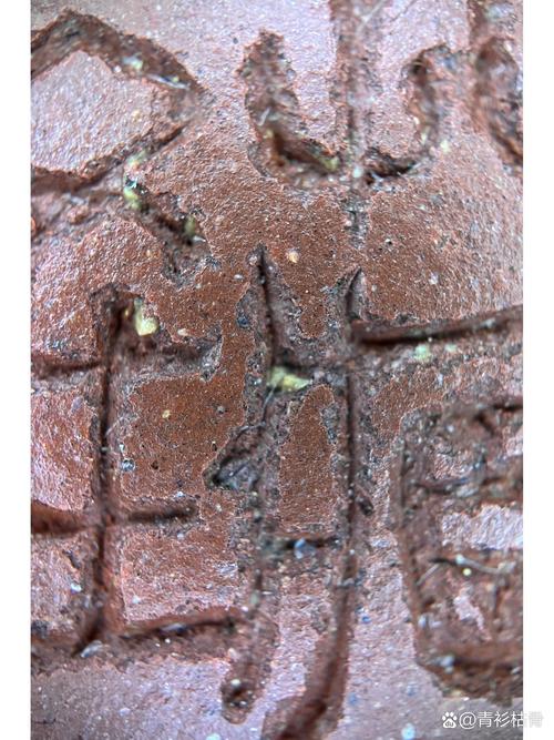 紫砂壶用放大镜看气孔