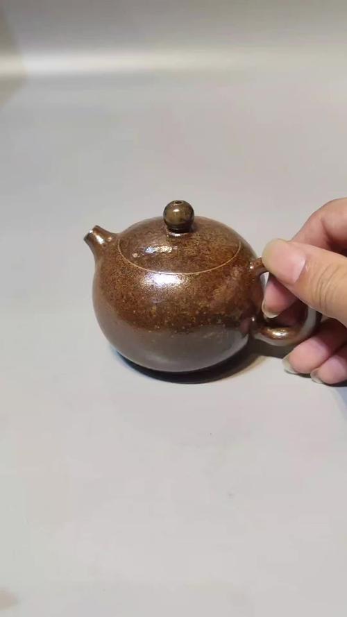 柴烧壶和紫砂壶哪个好