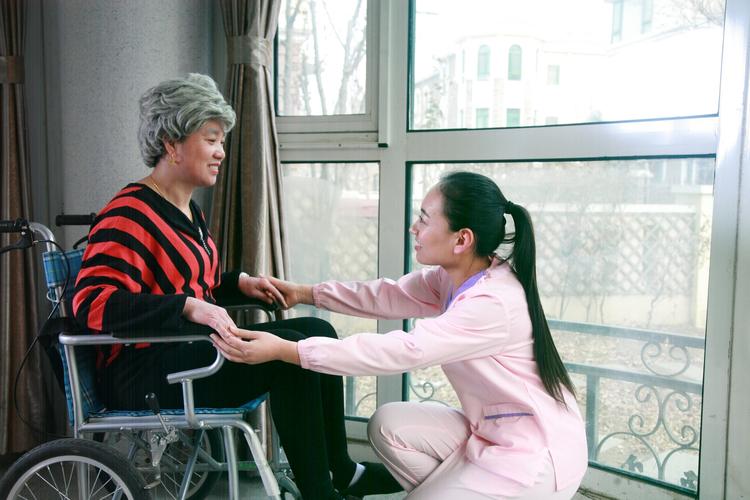 成都三鼎家政服务有限公司