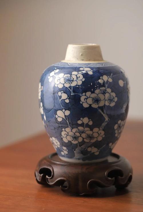 康熙冰片梅花青花瓷器
