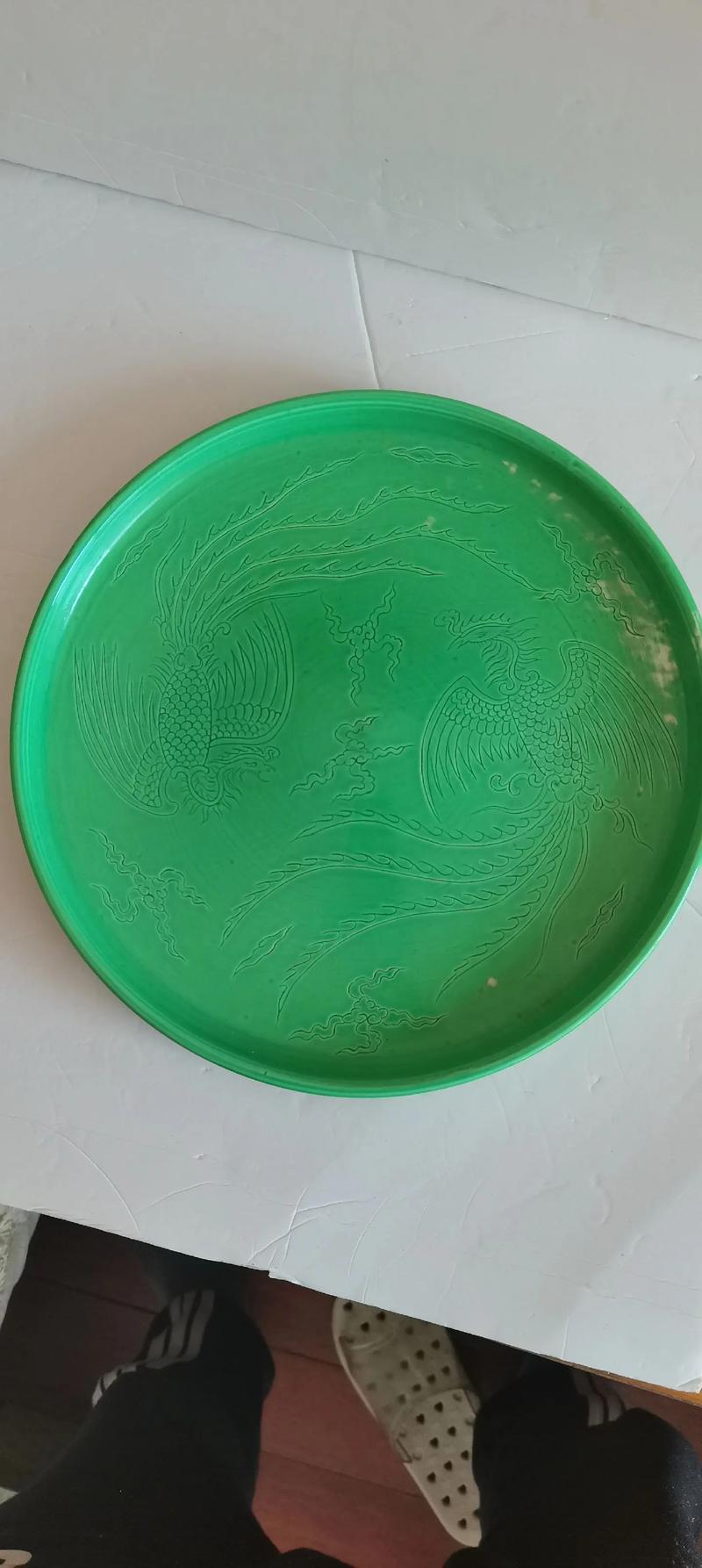 明代凸雕龙纹绿釉瓷器