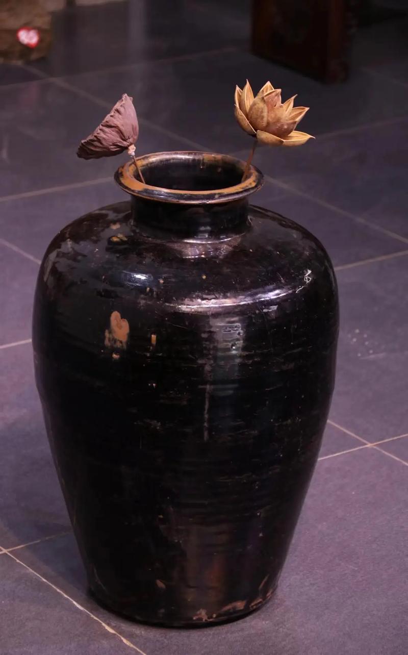 青代黑釉瓷器图片大全