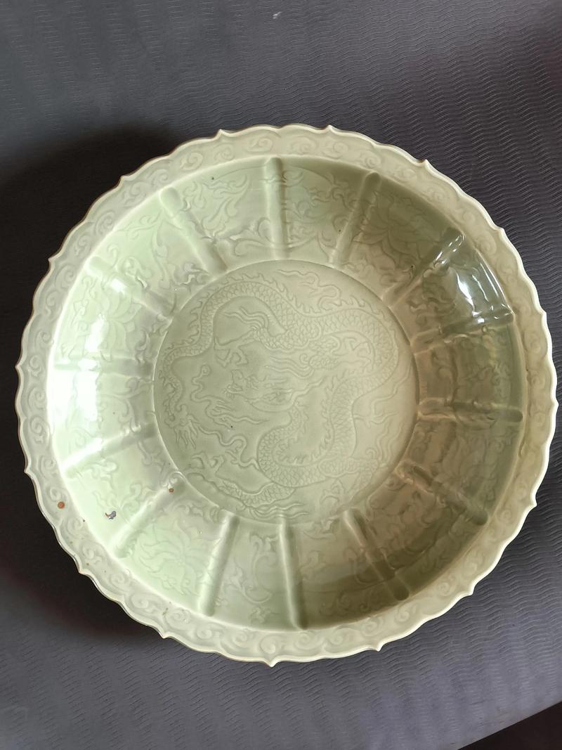元龙泉窑瓷器鉴定拍卖