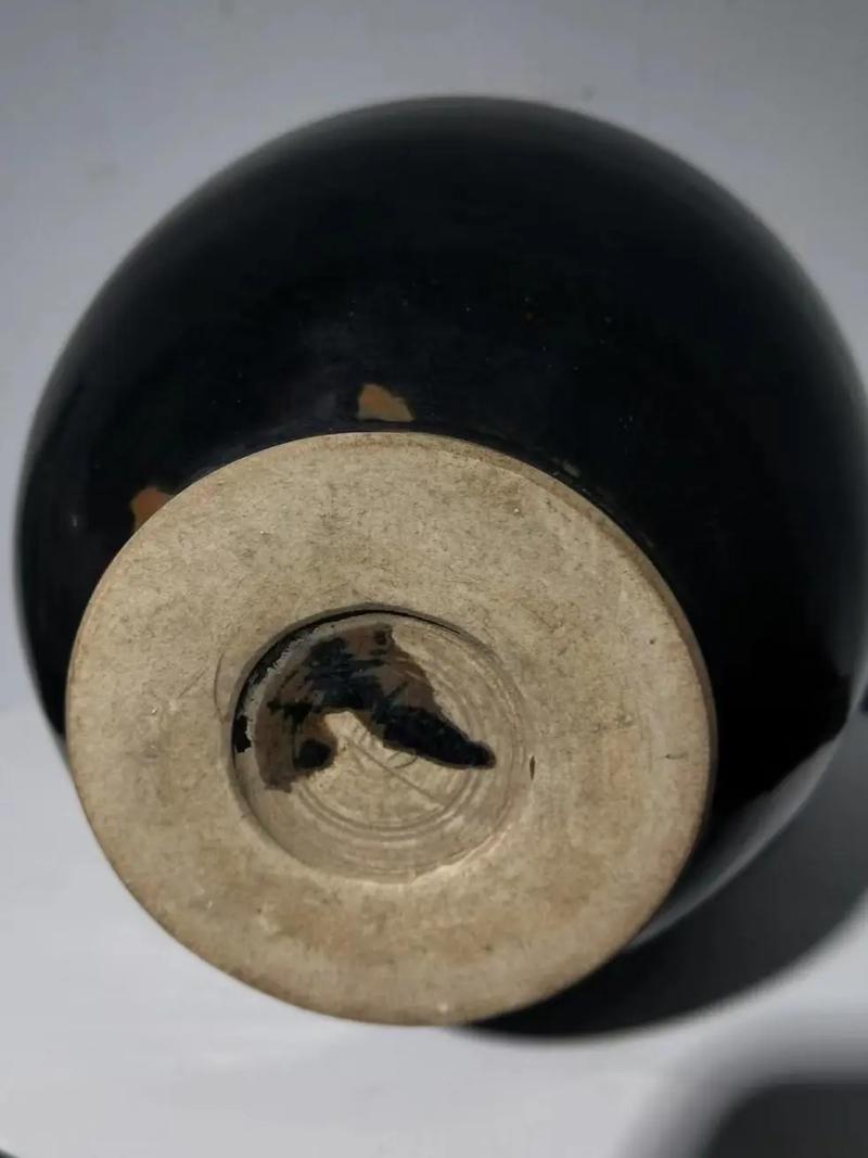 唐代黑釉瓷器印发图片