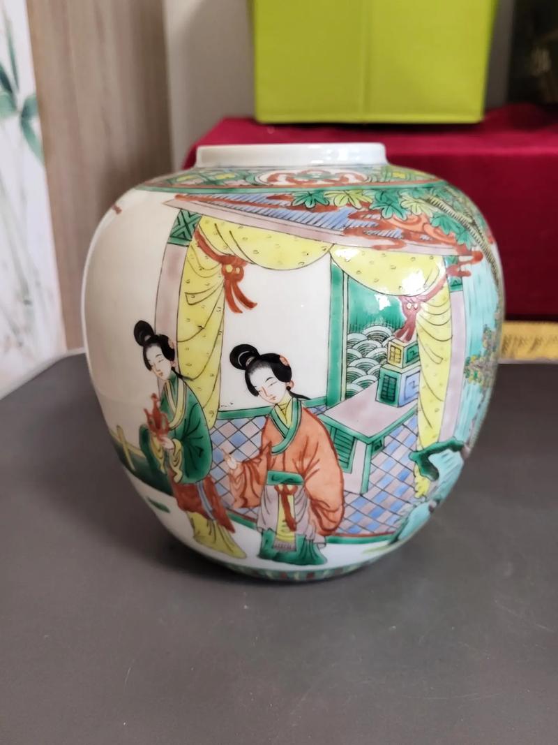 清代描金五彩仙女瓷器