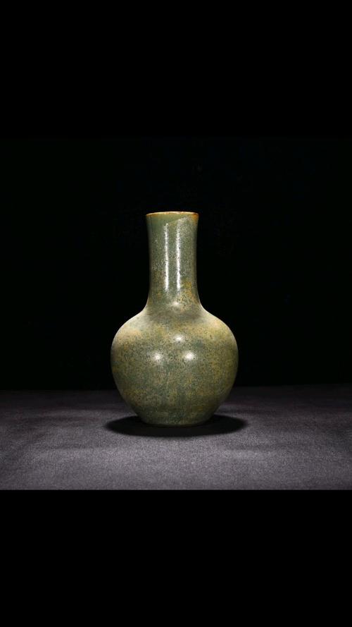 宋代龙泉窑梅子青瓷器