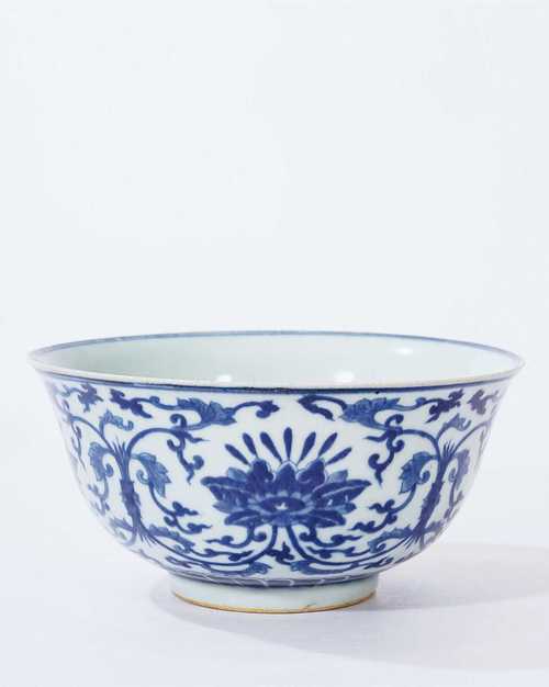 青代青花瓷器小碗图片