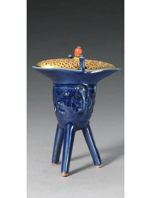 明嘉靖霁蓝釉瓷器特点