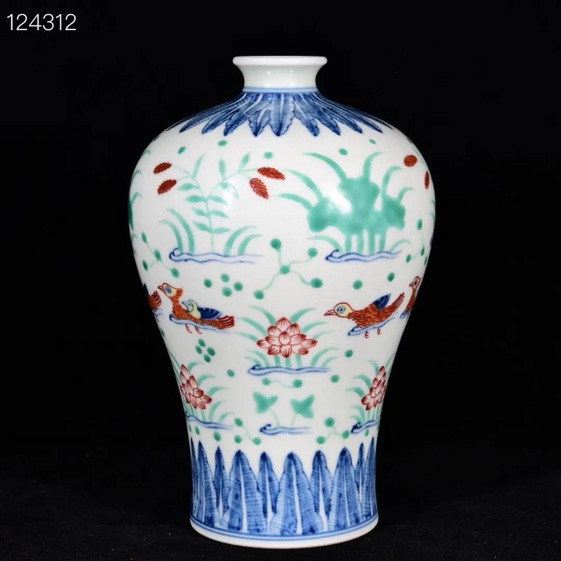 大明成化瓷器梅瓶价格