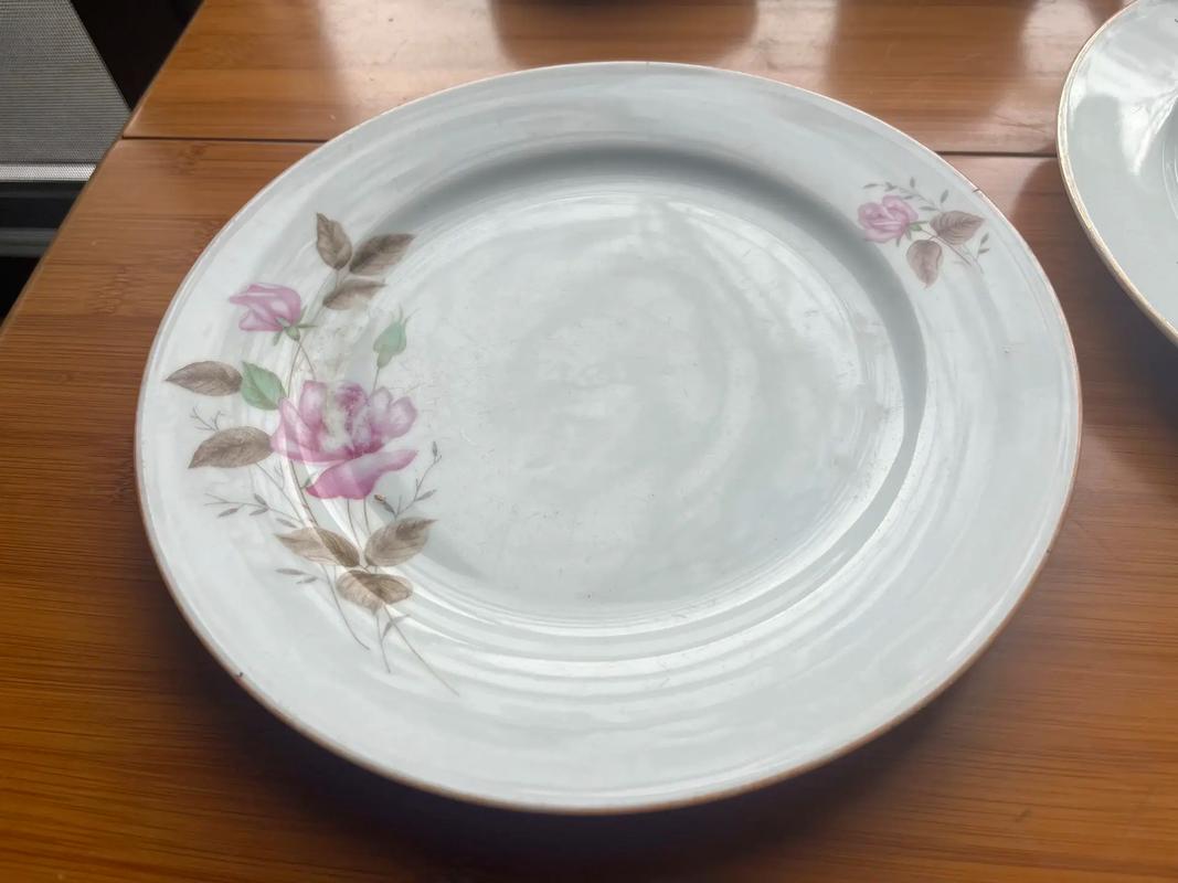 景德镇瓷器老盘子图片