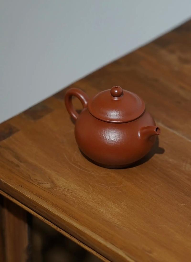 大红袍泥料紫砂壶鉴别