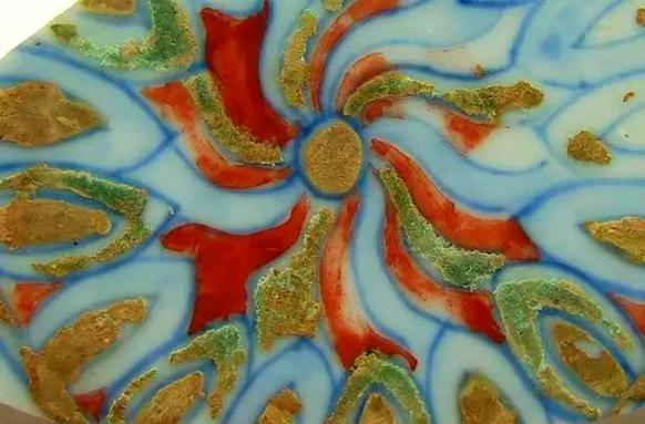 怎样除去瓷器上的土沁