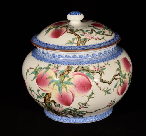 乾隆年间珐琅瓷器盖罐