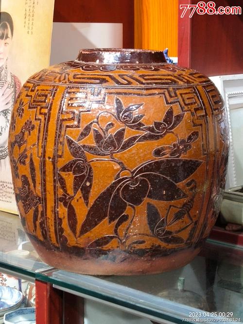 民国民窖刻花瓷器图片