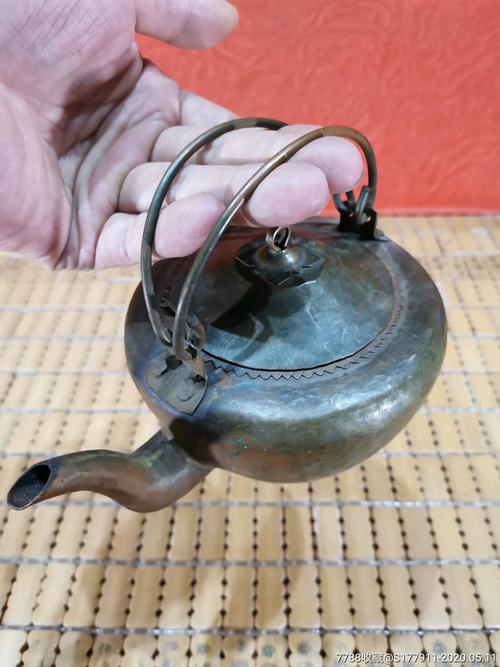 清未民国铜提梁紫砂壶