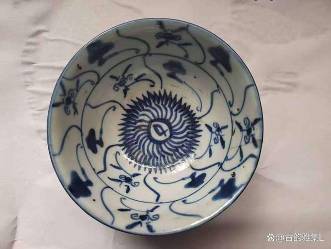 清代青花瓷器灵芝碗图