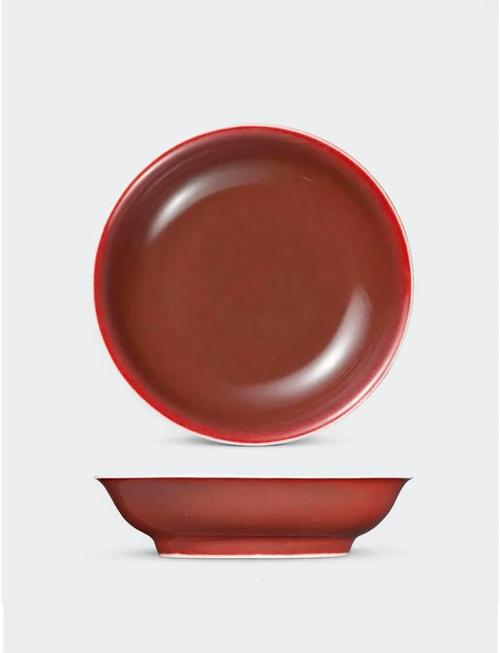 博物馆永乐鲜红釉瓷器