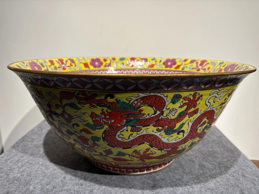 大明宣德瓷器有描金的