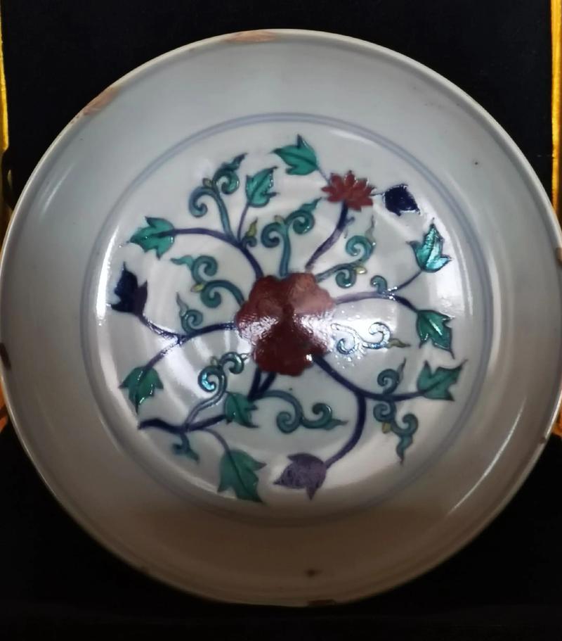 明代嘉靖青花五彩瓷器