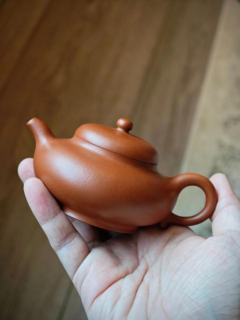 宜兴吴界明紫砂壶图片