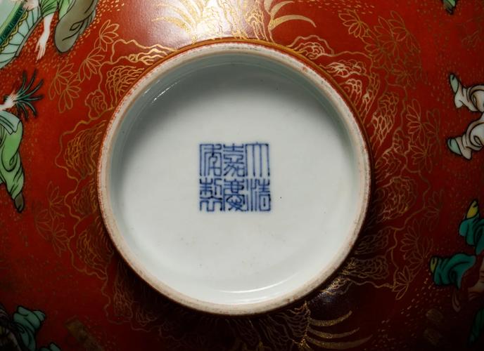 大明嘉庆五彩瓷器特征