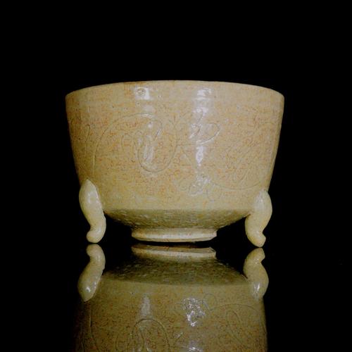 宋代黄釉刻花瓷器图片