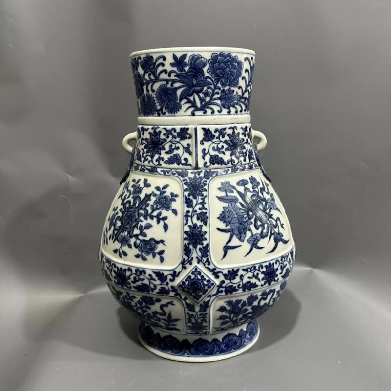 清朝乾隆年间瓷器花瓶