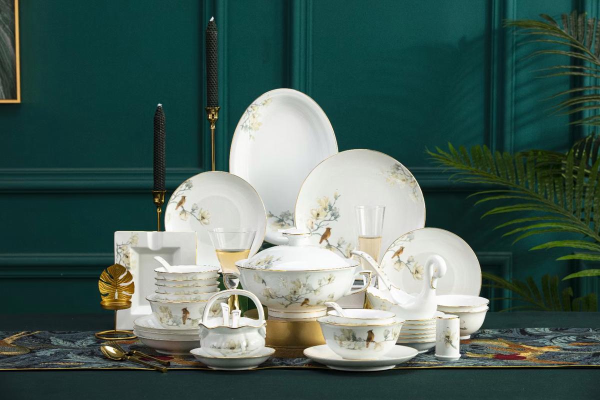 瓷器套装中天鹅的作用