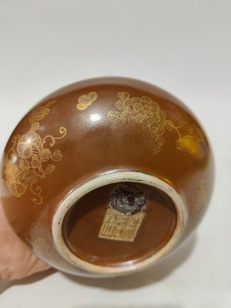 紫金釉瓷器有收藏价值