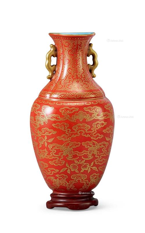 珊瑚红釉描金瓷器乾隆