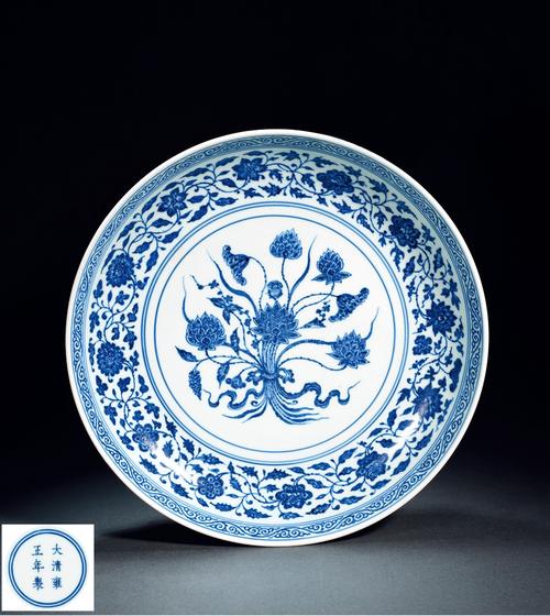 清代瓷器上的荷花图案