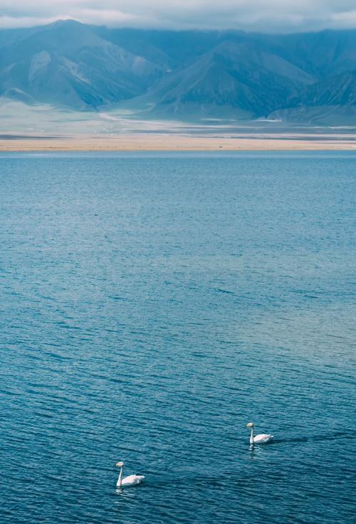 世界上海拔最高的湖泊