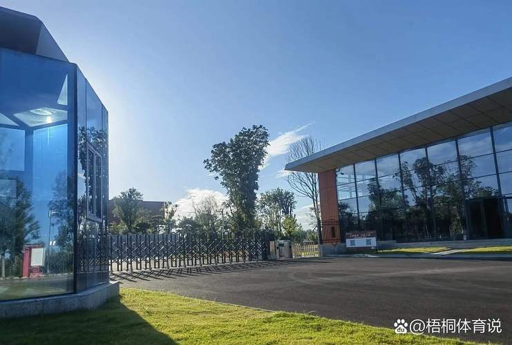 上海蓝天航空专修学校