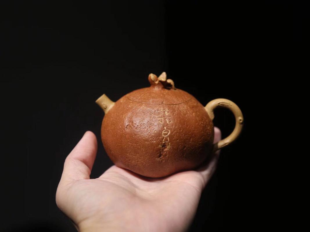 歪把紫砂壶值得收藏吗