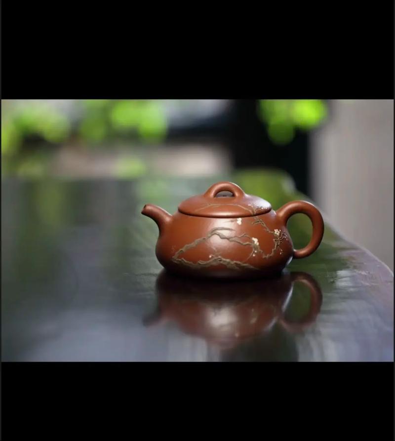 歪把紫砂壶值得收藏吗